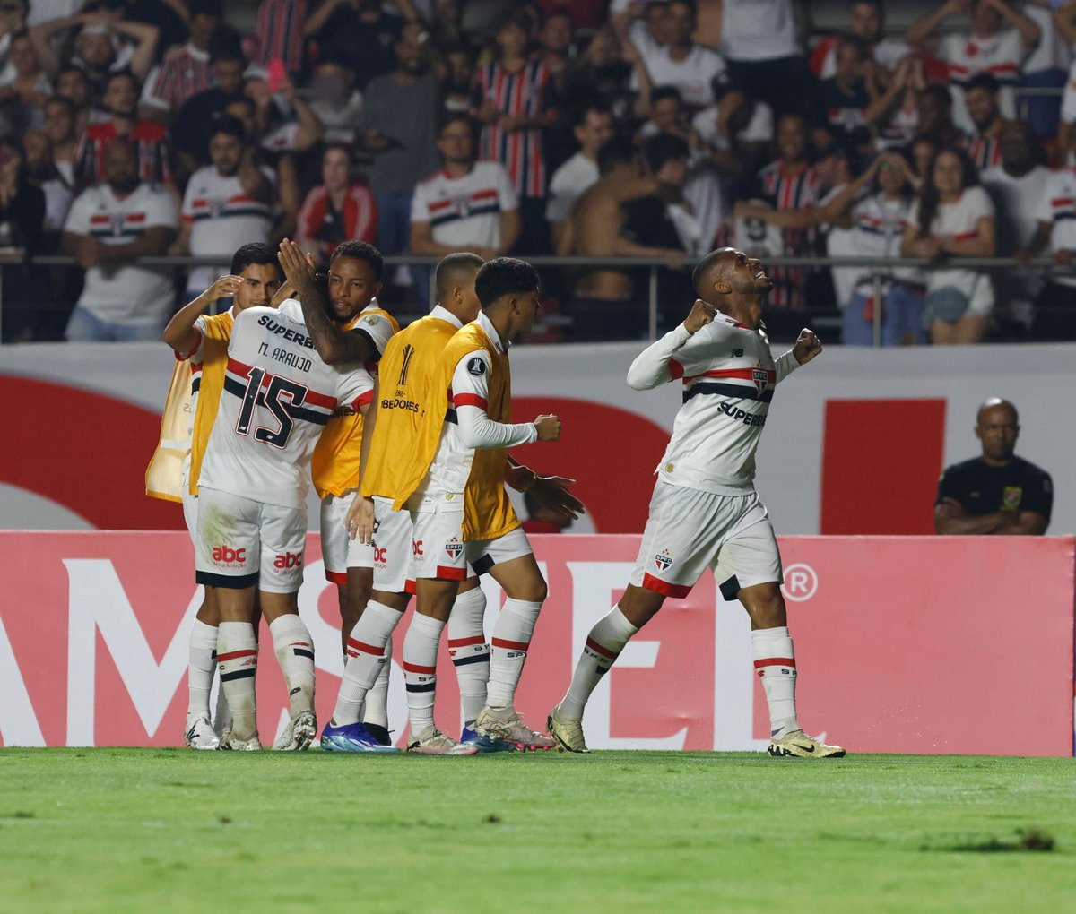 HOJE É DIA DE SÃO PAULO! 🔥 ⚔️ São Paulo x Fortaleza ⏰ 21h 🏟 MorumBIS 🏆 Brasileirão 📺 SporTV e Premiere #VamosSãoPaulo 🇾🇪