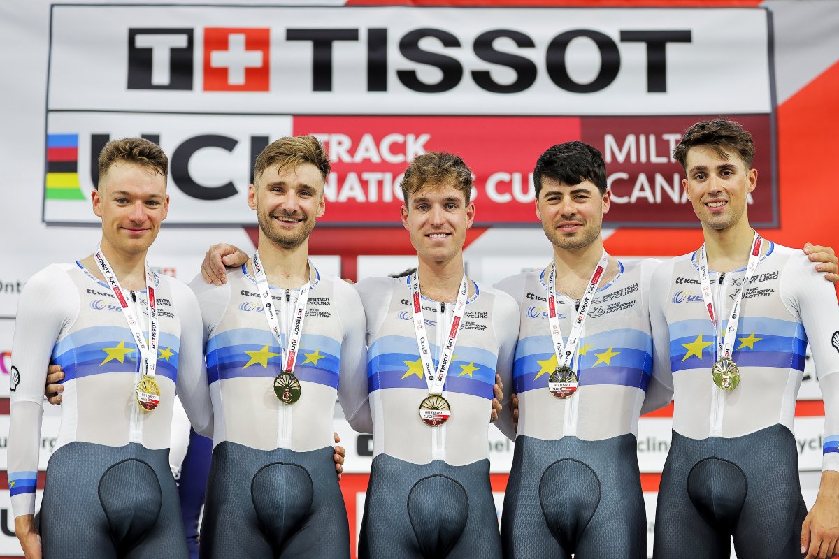 UCI_Track's tweet photo. Double trouble 🥇🥇

Team Pursuit x 2 for @BritishCycling 🇬🇧

#TissotNationsCup https://t.co/xcJJv2CpmV