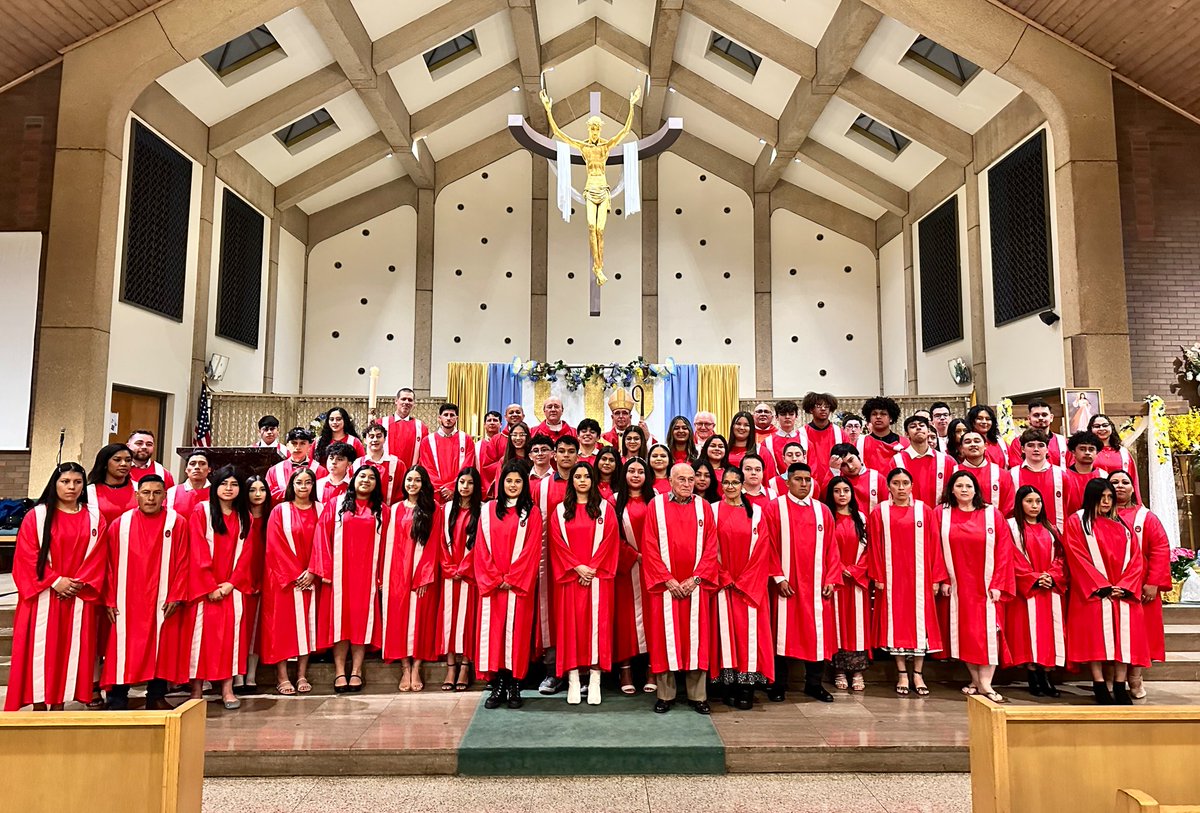 Whoa! Lots of Confirmations at Saint Stephen in Framingham tonight! 𝚁𝚎𝚌𝚒𝚋𝚎 𝚙𝚘𝚛 𝚎𝚜𝚝𝚊 𝚜𝚎𝚗𝚊𝚕 𝚎𝚕 𝚍𝚘𝚗 𝚍𝚎𝚕 𝙴𝚜𝚙𝚒𝚛𝚒𝚝𝚞 𝚂𝚊𝚗𝚝𝚘.