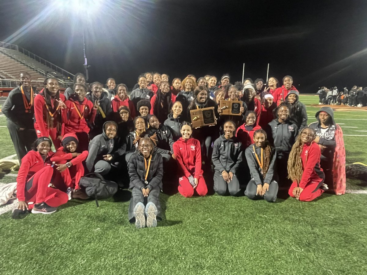 Congrats to our Vikings with a hard fought Victory tonight at the Minooka Invite! Congrats to the JV squad on taking second overall. 💪🏾💪🏾💯 super proud of our Vikings!