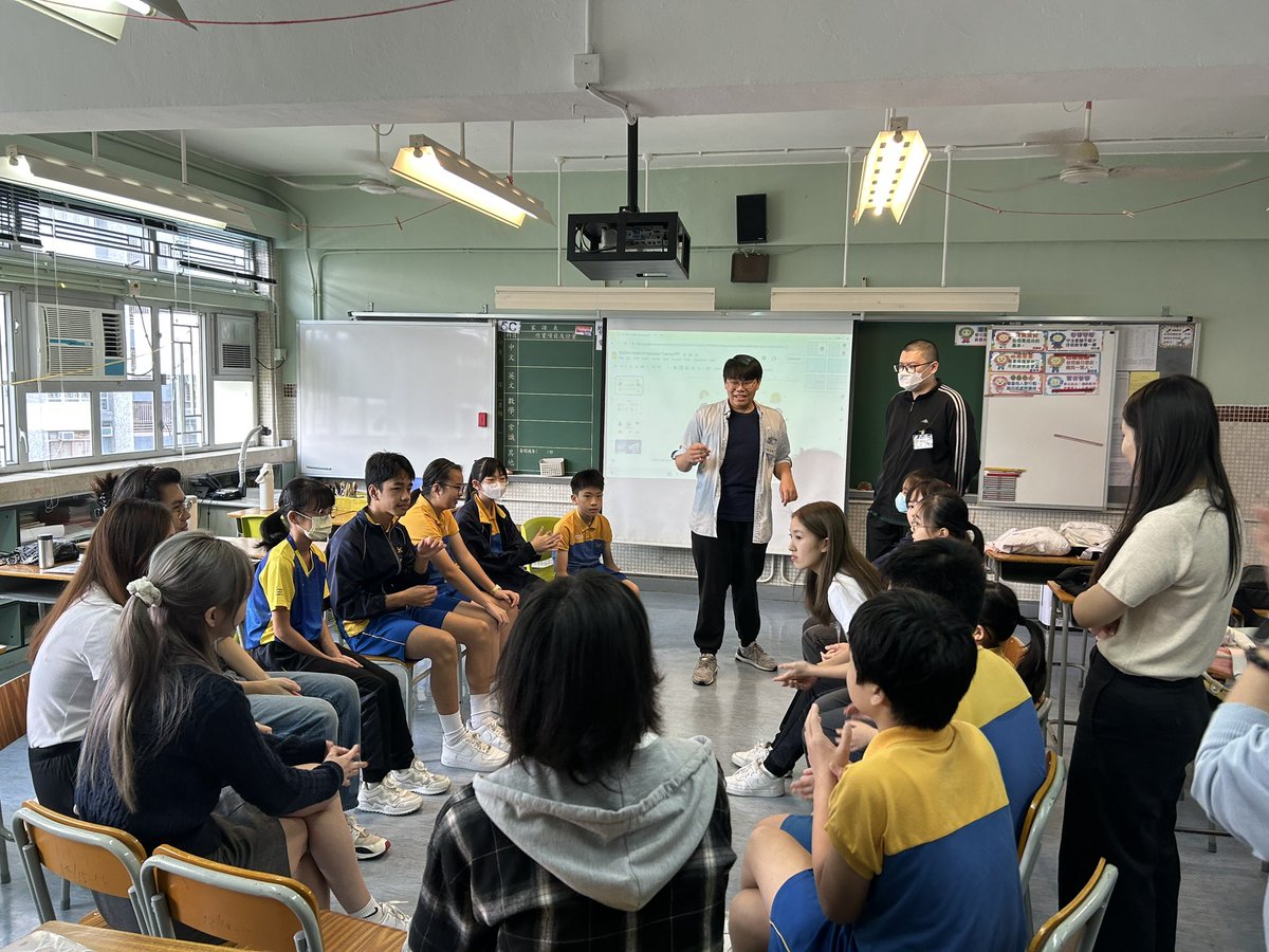 Service learning at Primary School! University students train health ambassadors at primary school setting! Let’s join hands to create caring and supportive environment in the society! Starting from school aged children! @PolyU_Nursing @HongKongPolyU