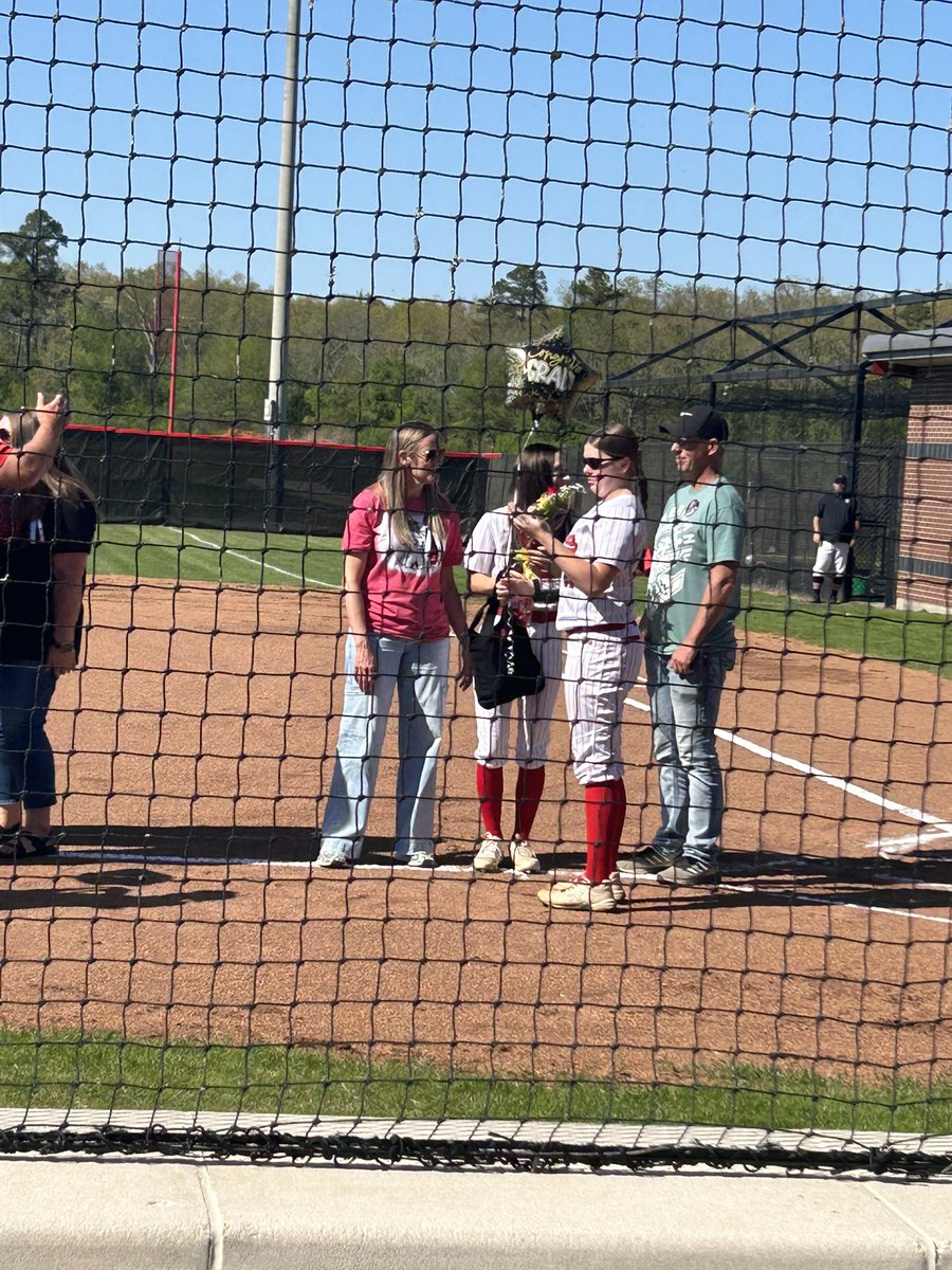 AbiKoppein21's tweet photo. A really stressful week for my family and I ended with Senior Night in Mena. I’ll miss @kensey_rosson so much. The Ladycats and I beat Morrilton 8-2 tonight. My line for the night: 7.0IP, 7H, 1ER, 10Ks. I was also 3-4 with 2RBI. Next up Hackett on Monday! https://t.co/aT5XFTizBU