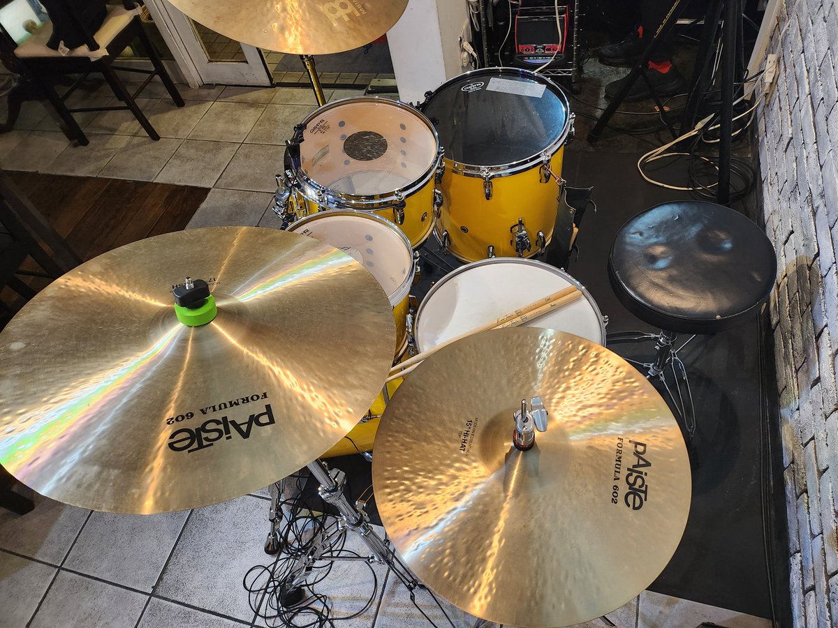 perorin92's tweet photo. きのうの現場
#pearldrums #paiste #vicfirth #aspr #cuircolle #cune https://t.co/7OIWEdAi4K