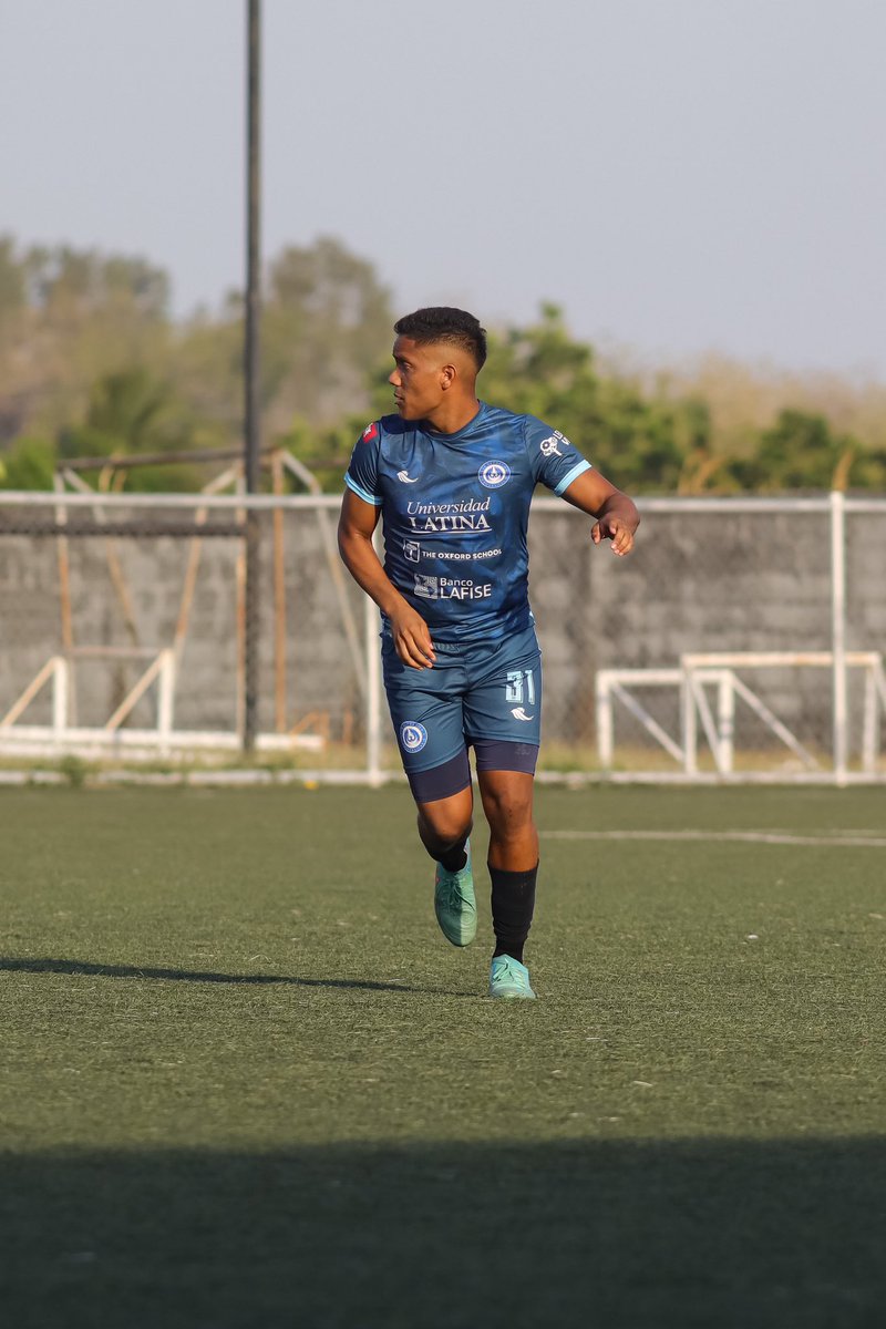 e_gabriel15's tweet photo. “Que no iba a volver más nunca”😀 https://t.co/70CEMRHAfw