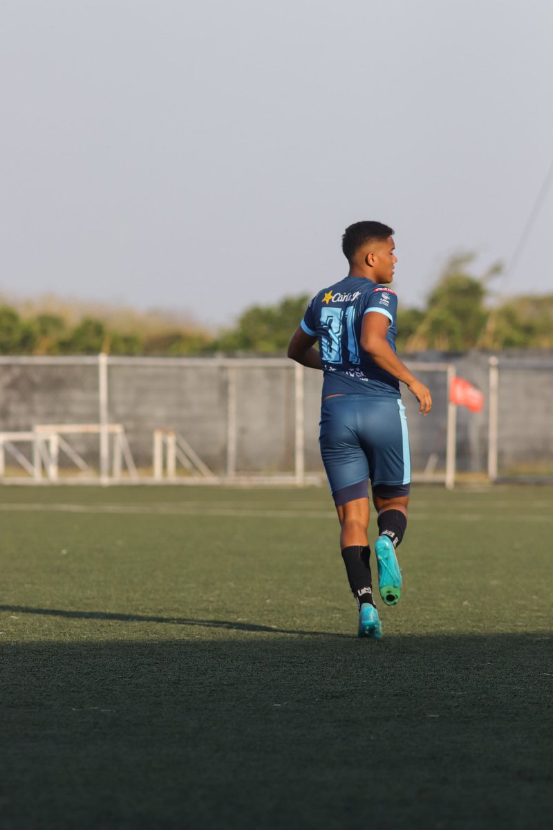 e_gabriel15's tweet photo. “Que no iba a volver más nunca”😀 https://t.co/70CEMRHAfw
