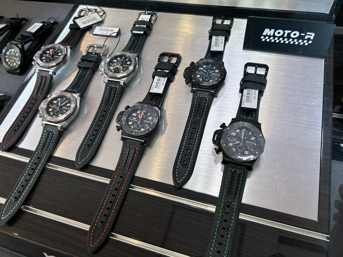 nyanba_youka's tweet image. 今回のもてぎは怪我で欠場されている #渡辺一馬 選手のクリアファイルとステッカーを #KENTEX さんのお店で見つけました(＊｀ω´)ゞ

早く良くなりますように！！！

#JRR #ST1000 

私も使ってるバイク乗り用時計「MOTO-R」やバイクのおもちゃもありました👀✨

涼しいので遊びに行ってみて下さい！