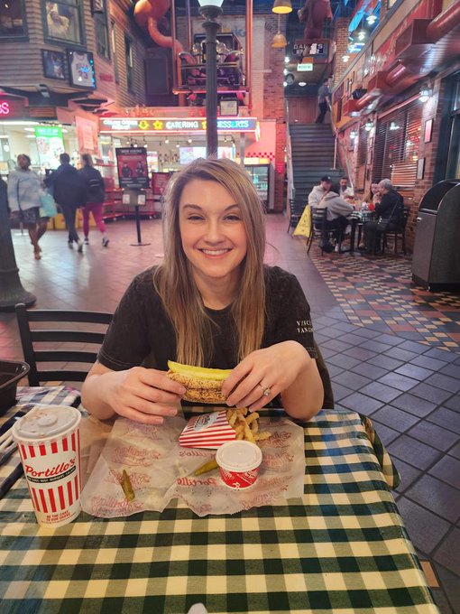 Is a hot dog a sandwich? https://t.co/IdsB8iZnxp<a href="/tag/realloyalfans"class="tags"><span>#realloyalfans</span></a>