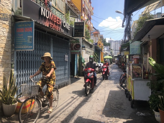 Vietnam has emerged as an attractive investment destination for international investors seeking alternatives to China. To diversify, they want at least one branch elsewhere and as a neighboring country, Vietnam seems to be the perfect alternative ipsnews.net/2024/04/tensio…