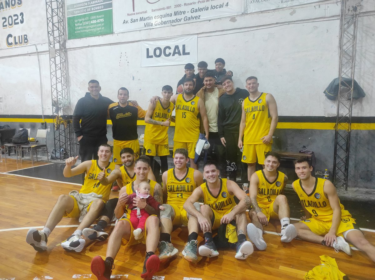 BetBra7's tweet photo. Triunfo en casa💪🏼🏀🔥
@saladillo_club 75  Ben Hur 42
Vamos los pibes!!!💛🖤
@manubellooo @Bellolucaas @Giovannimanen06 @JYassogna @nachosc10 @Matiosuna10 https://t.co/CzXPmtMD2p