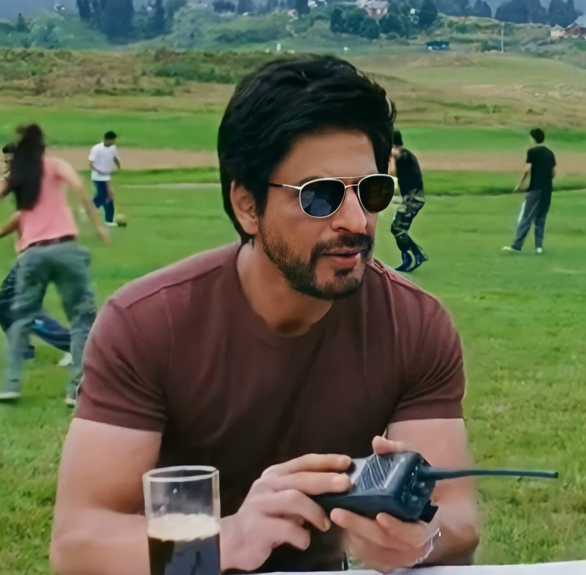 CriipticGirl's tweet image. Problematic things Shah Rukh Khan has done 
a much needed thread: