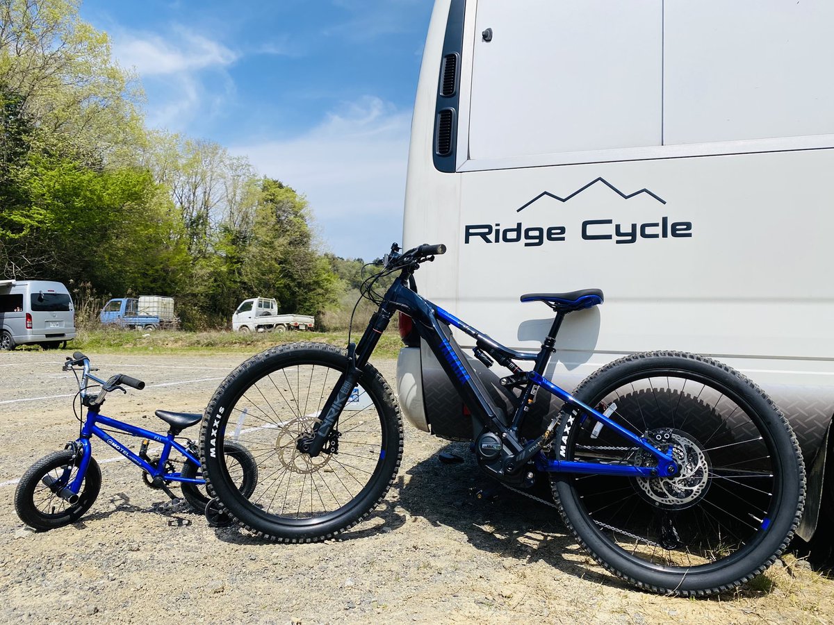 Ridge_Cycle's tweet photo. 手に入れちゃった😎
@1240wideopen
ケンジさんにお任せしたから初期メンテやセッティングもバッチリ👌
何台か試乗したけど組み上げで乗り味ぜんぜん違う🫣
自転車買うならワイドオープンですよ!
#MTPRO
#WideOpen https://t.co/UgZnZ1jpjm