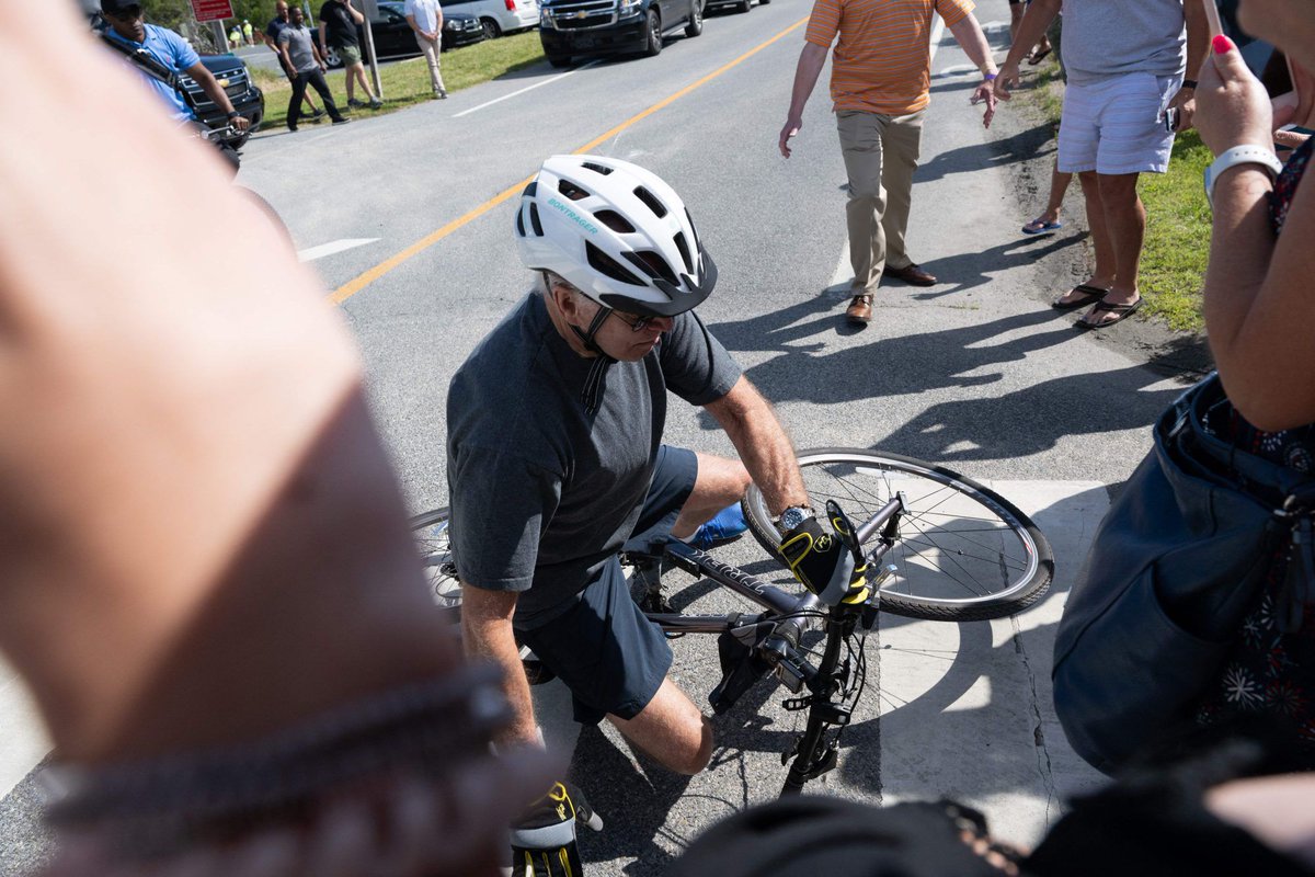 Remember when Biden fell off his bike pretending to be young and healthy.😂😂