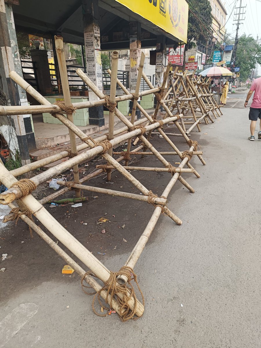 এইবোৰ কিয় বনাইছিল? গুচাব কেতিয়া?  <a href="/gmc_guwahati/">Guwahati Municipal Corporation</a> <a href="/TheAshokSinghal/">Ashok Singhal</a> <a href="/himantabiswa/">Himanta Biswa Sarma</a> <a href="/DCKamrupMetro/">Kamrup Metro District Administration</a>
