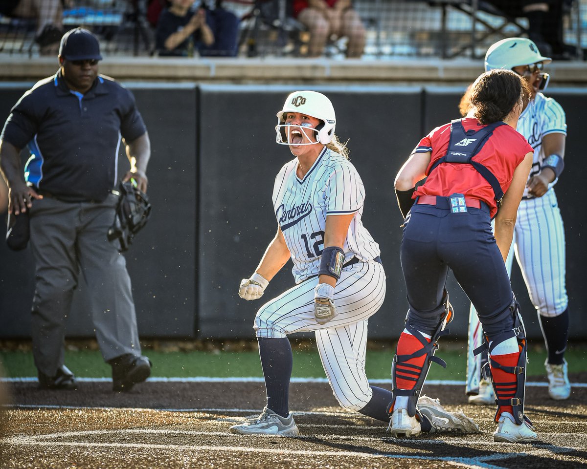 Wild bottom half of the 7th inning for Central Oklahoma that began with Emily Deramus at 2nd  and ended with a walkoff wild pitch scoring Jacee Minter as No 8 UCO sweeps No. 4 Rogers State in MIAA play. The league leading Bronchos play again tomorrow for Senior Day. #RollChos