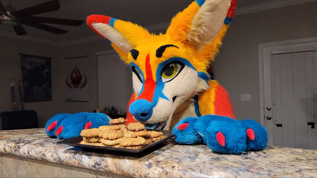 Imma steal all your cookies! 📸 @mrj0nny5