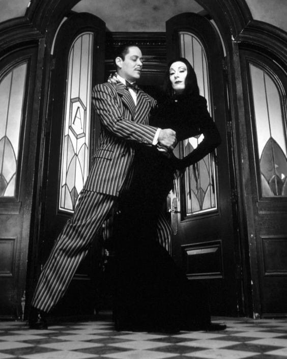 hearthfirearts's tweet photo. The Addams 🦇 https://t.co/PY63h42qRc