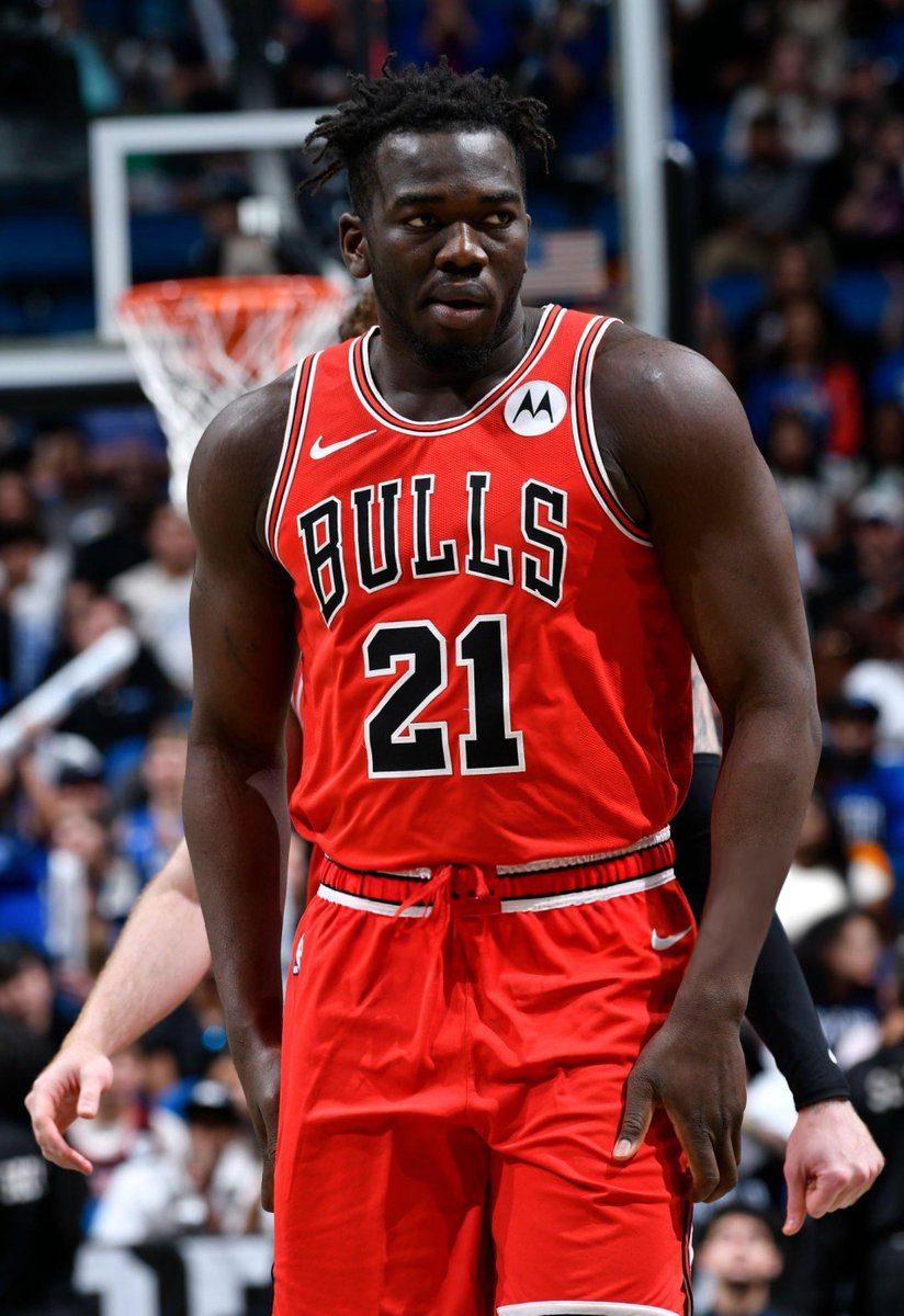 Adama Sanogo tonight: 🟥 22 PTS 🟥 20 REB Youngest Bull with a 20/20 game since Elton Brand in 2001 (via @statmuse)
