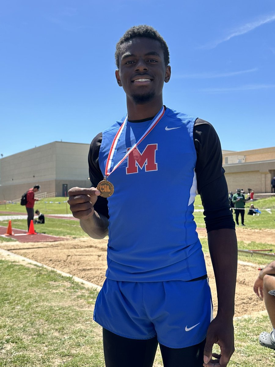 Congratulations to all our athletes on an excellent day at the Area Meet! Pole Vault, High Jump, 1600m, 3200m and Long Jump will be well represented at Regionals next week! @MidwayHS @MidwayISD @WacoTribSports