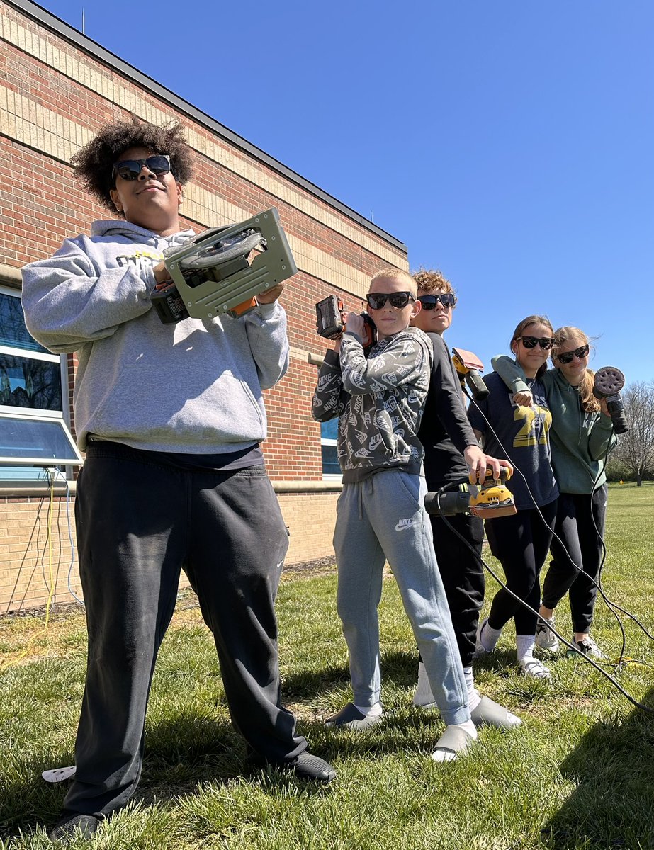 Ashley Brown tweet media