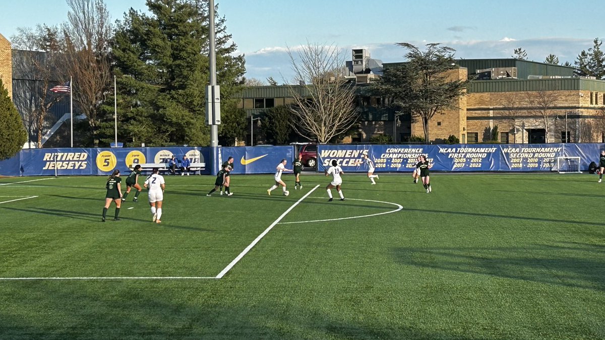 Jungkunst2025's tweet image. Fun night at the Hofstra scrimmage  vs Manhattan College    Nice Hofstra win  4-1 after my workout.  🏋️⚽️💪@HofstraWSOC 

#Classof2025 @LISoccerClub @GAcademyLeague 
#NewsdayTop100⚽️ #AllLeague #MVP #GATeamRep #NationalHonorSociety @KbergAthletics #Hofstra2029 

@TopPreps