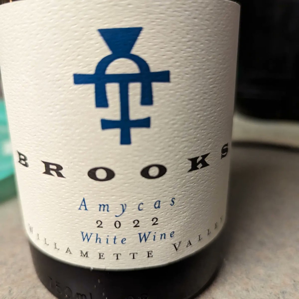 @brookswinery tastes like a sunset picnic on some tropical beach...whilst hanging out with Jennifer Lawrence 😍