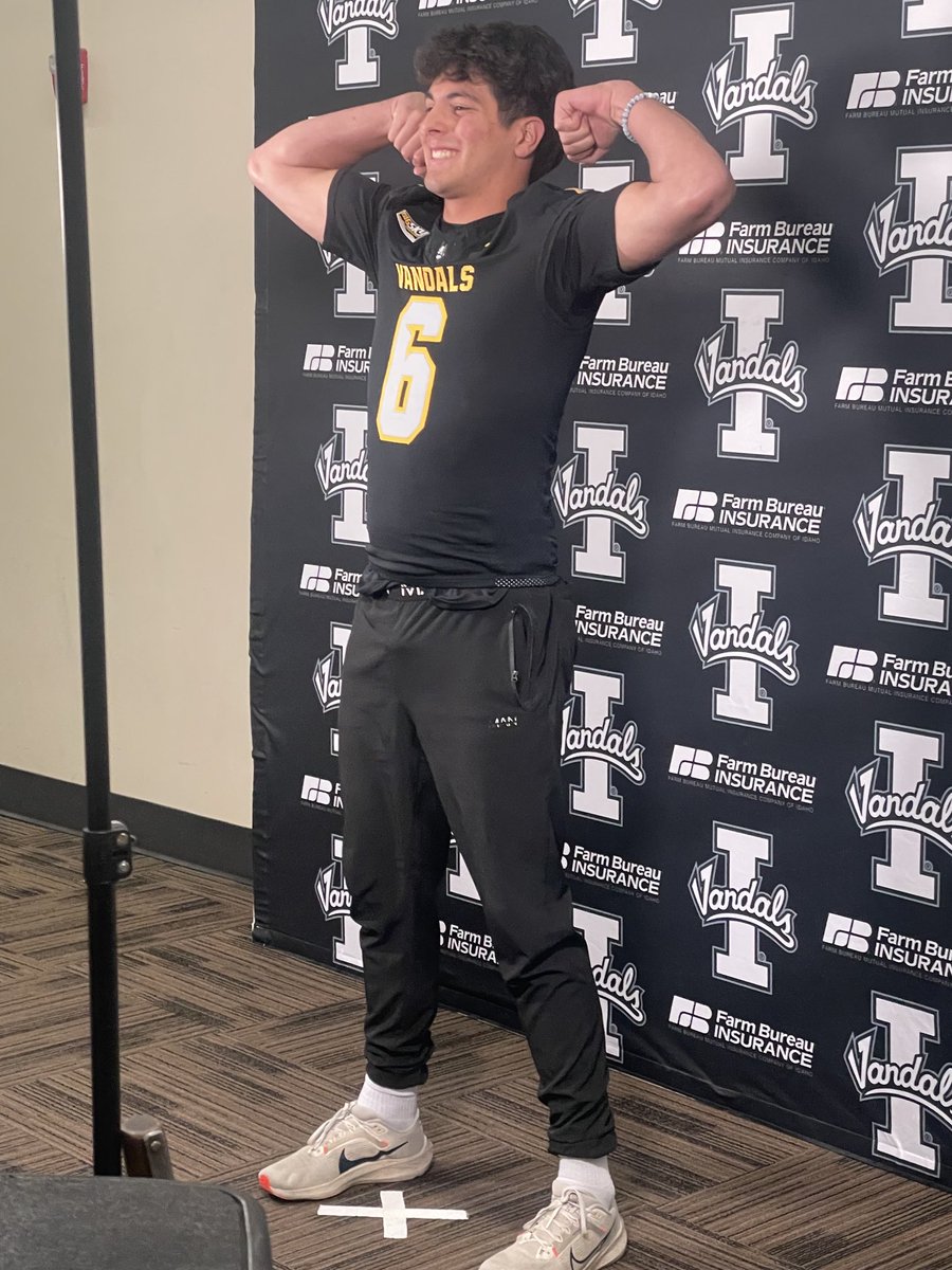 TyrasBlake's tweet photo. Had a great day in Moscow at the Idaho Junior Day visit, culture is top tier ⁦@VandalFootball⁩ ⁦@CoachDtjackson⁩ ⁦@Coach_CBooth⁩ ⁦@Coach_Eck⁩ https://t.co/Dz4a7gxKjL