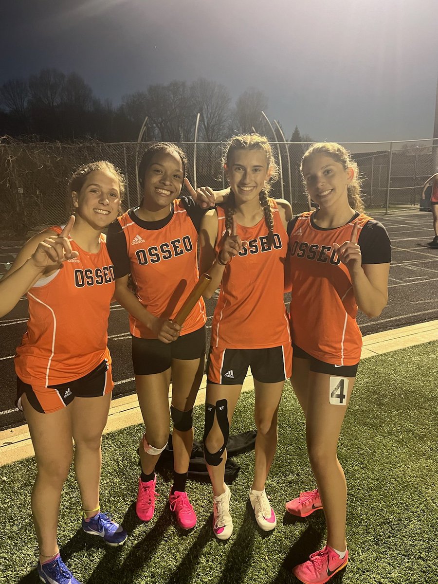 4:17 for the win in 4x400 by the soccer squad of Reese, Hope, Jazleen, and Lamees! @OSHorioles @OsseoSoccer