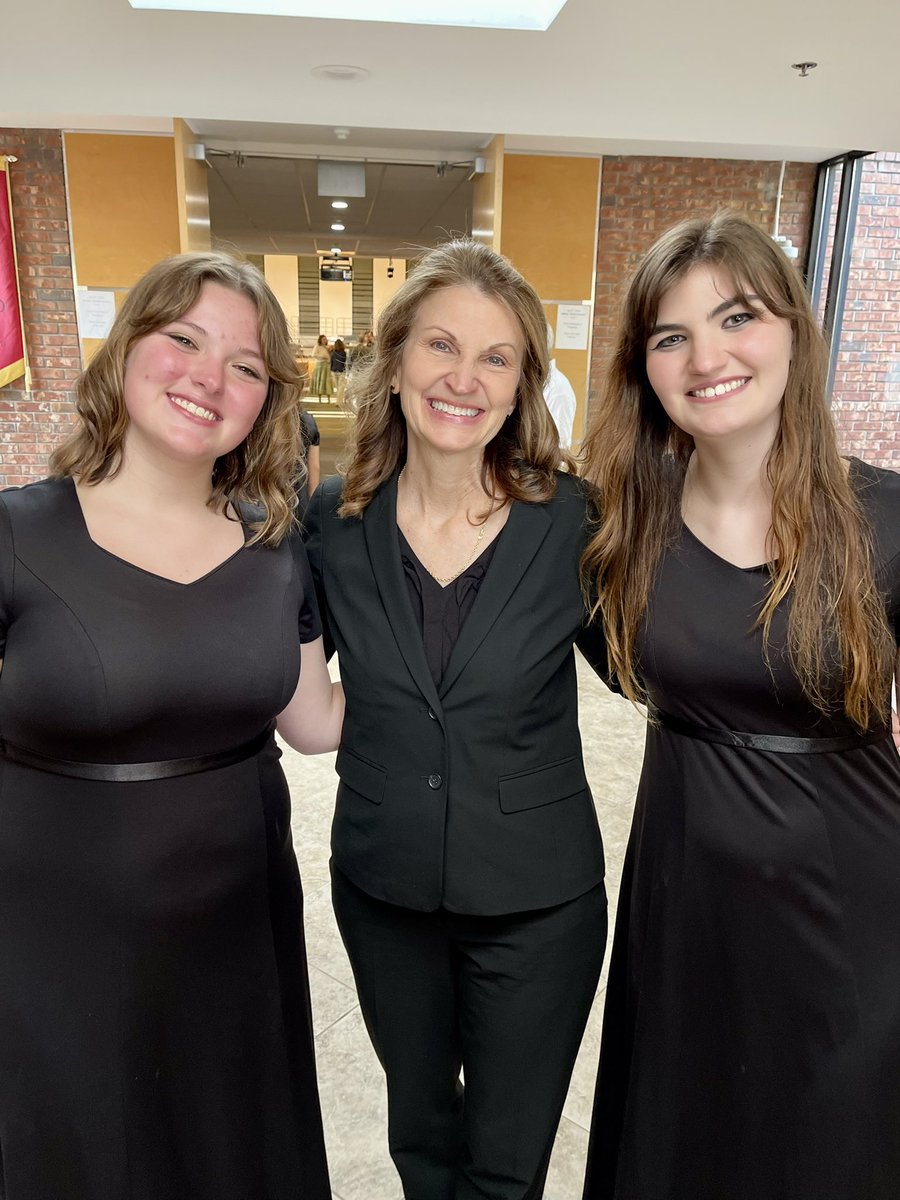 Congrats to these two amazing seniors. 🎶