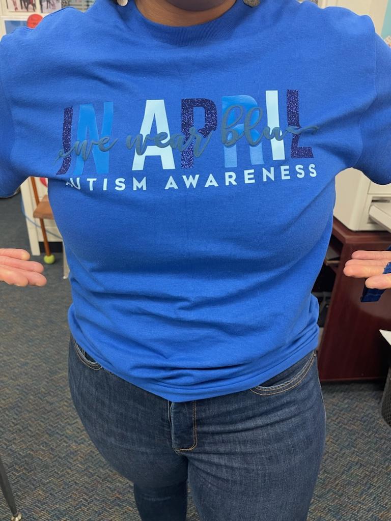 KandiceOfESE's tweet photo. Today at Austin Rd Middle we raised awareness by celebrating our differences &amp; "Lighting It Up Blue" for Autism.  #LIGHTINGITUPBLUE_HCS #celebratingourdifferences #UnitedWeStand #educatorsstandstrong https://t.co/Dx2qwmXHfL