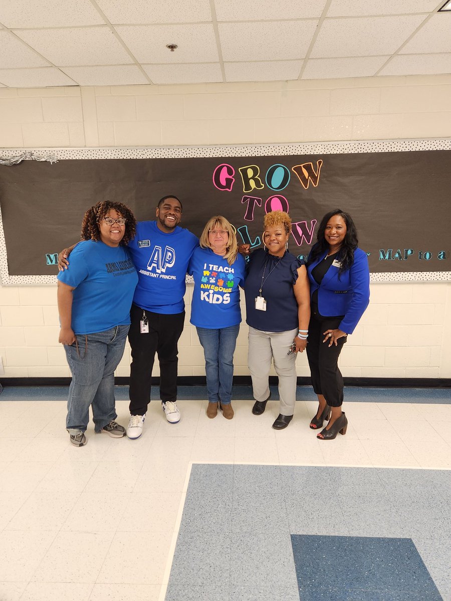 Today at Austin Rd Middle we raised awareness by celebrating our differences &amp; "Lighting It Up Blue" for Autism.  #LIGHTINGITUPBLUE_HCS #celebratingourdifferences #UnitedWeStand #educatorsstandstrong