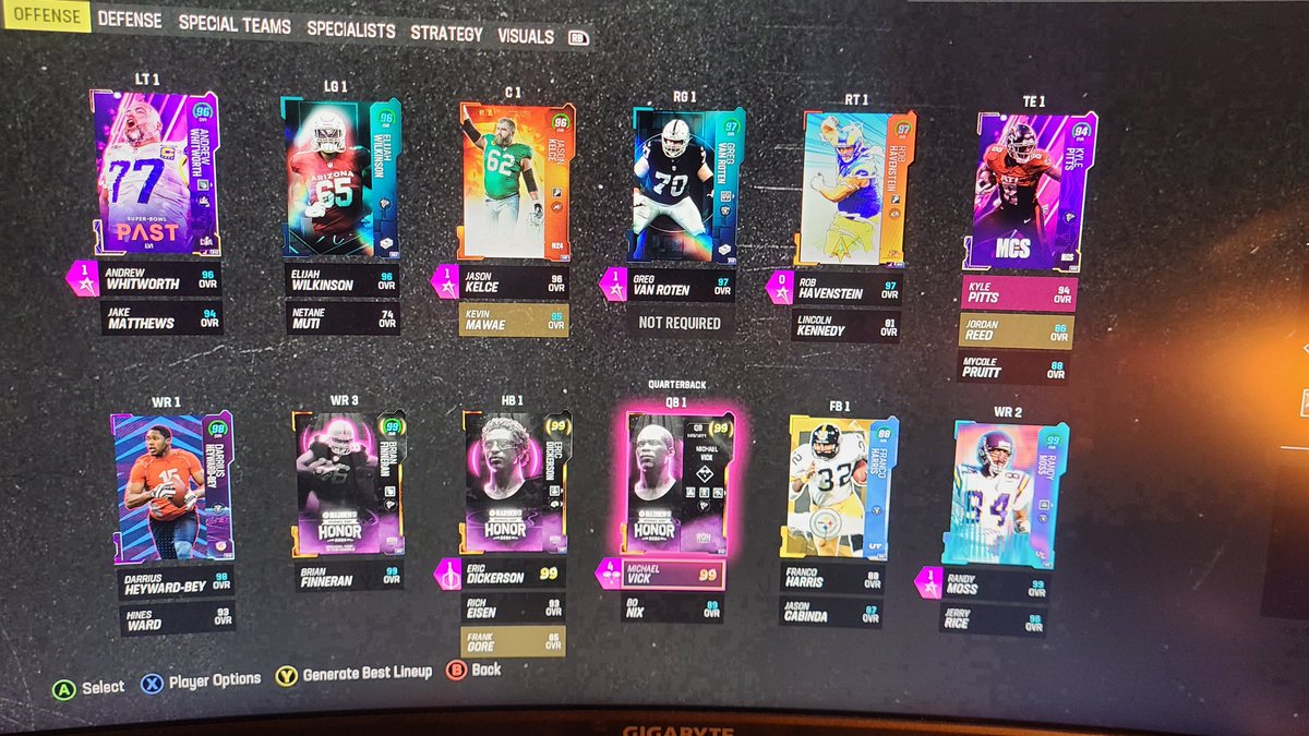 TravisJ41590509's tweet photo. @FerdyHK 25 raiders 25 falcons 25 super bowl panthers offense Washington defense. Had 25 raiders 6 y2k 6 old school 25 super bowl and maxed mannings last week when I posted but this is just beyond broken. Kyle Pitts will be replaced with his 97 when one actually hits auction pc is dead. https://t.co/sElCJ6jP57