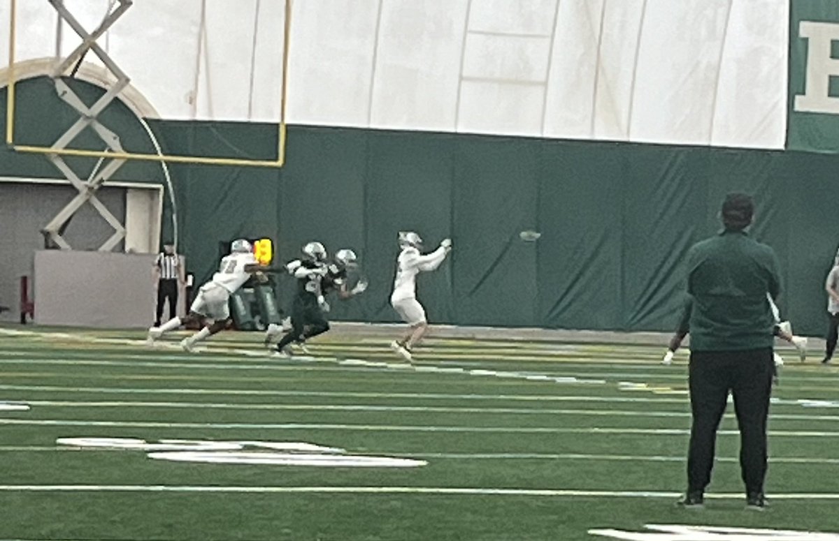 HEDslhsfootball's tweet image. Great to see @QFracassi @EMUFB tonight!