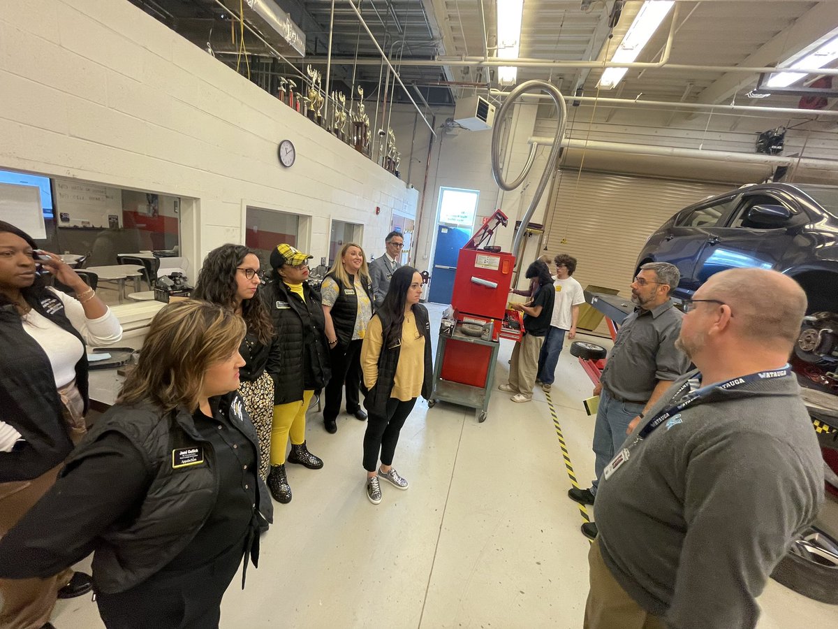 brosenbalm's tweet photo. Rock slides &amp; flooding couldn’t keep our @NCPFellows from having our last inspiring Leadership Day in @WataugaSchools today! Wisdom from a wise BOE Chair, passionate principals, committed directors &amp; award-winning teachers rounded out our tour of 10 school districts in 2 years! https://t.co/1xWN8k3Zca