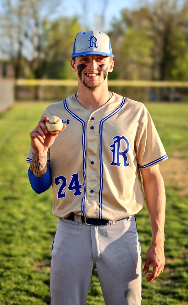 SEK_Sports's tweet photo. Ryder Phillips of Riverton blast this Home Run 💣 to help the rams get the win over Quapaw. 
Ryder is having a fantastic Senior year and he will be attending Butler Community College next fall to continue his football career. 📸 5 Star Photography #SEKbombsquad #SEKsports https://t.co/teWlkhTEse