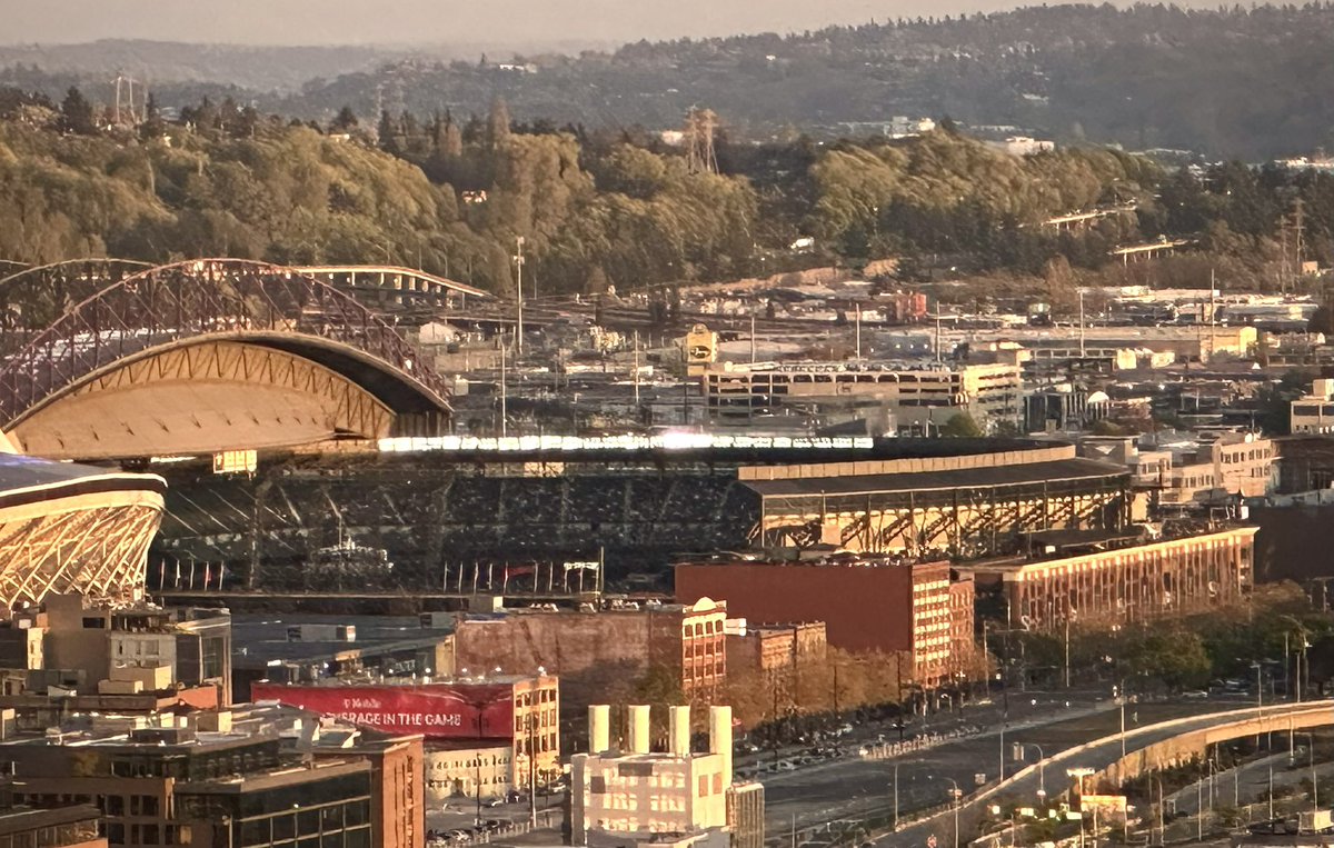 Another gorgeous day for @Mariners baseball! @TMobilePark #Mariners #Seattle #GoMariners