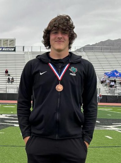 Congratulations to @Michael_P1117, finishing 🥉 in the 6A Area Championship and qualified for the 6A Regional Meet! @CoachHarris77 has another one!!!