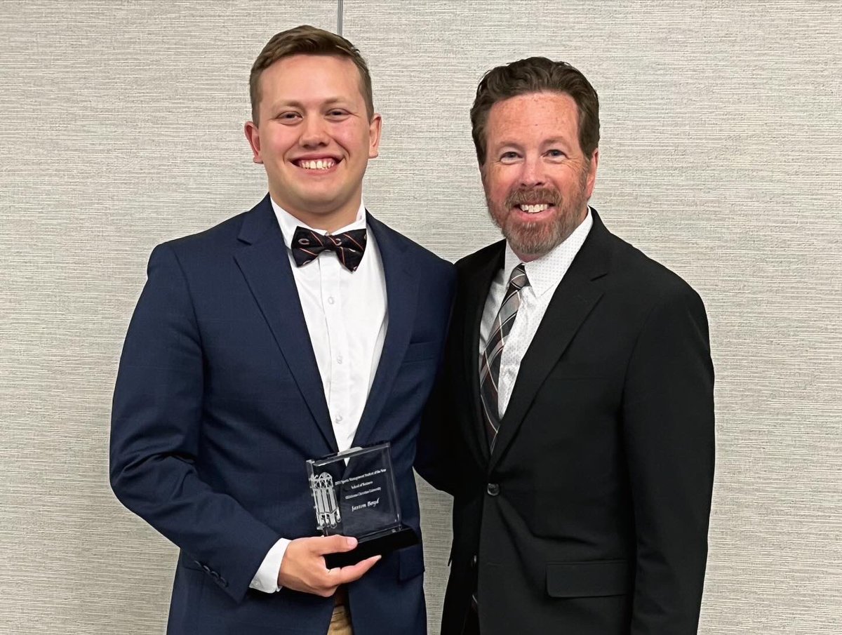 WesMcKinzie's tweet photo. Congratulations to OC Sports Management Student of the Year Jaxton Boyd and to our other nominees Hayden Marchant and Reed Wilson! Thanks to the healthy contingent of #sportsbiz majors for representing at our banquet tonight! #OCisHome https://t.co/oeUsCF4yhU