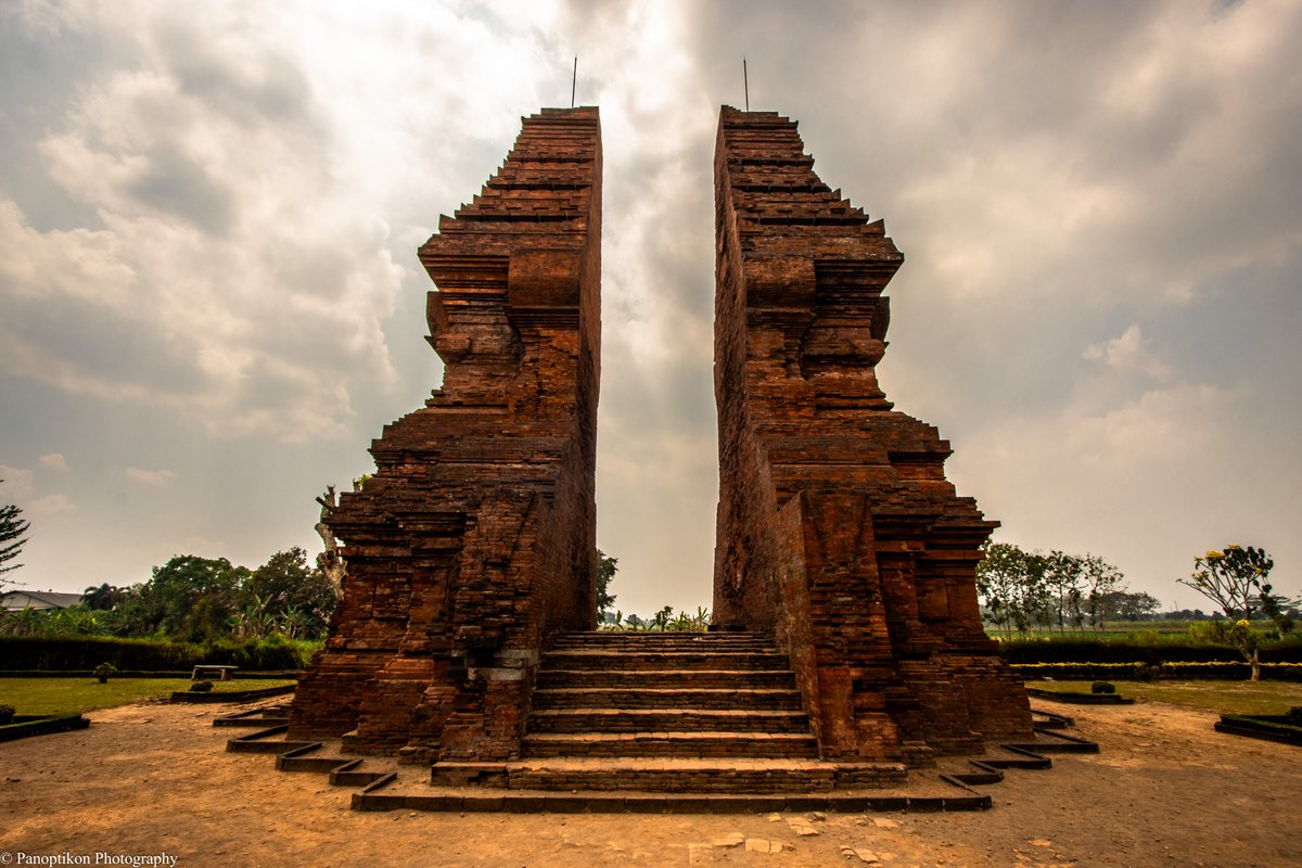 The remnants of the Majapahit Empire are spread around in Mojokerto on Java Island, #indonesia. This #Hindu #Empire existed from 1293 to 1527 AD, united all of Indonesia, & had territory throughout S.E. Asia. #photooftheday #travelphotography #TravelTheWorld #Wanderlust #PHOTOS