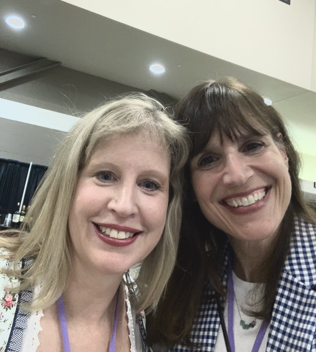 krafeedie's tweet photo. Highlight of Marvelous Midwest Conference — and it’s only day one! @JulieFHedlund @12x12Challenge #SCBWI  #MMW2024 https://t.co/qpz0cew7eC