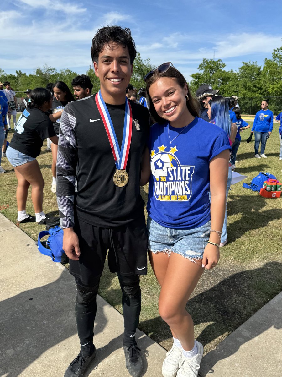 anissaπΈ (@anissachairez) on Twitter photo Always proud of my brothers and San Elizario! STATE CHAMPS!!!! π¦
ππ #SanElizarioISD
#puroSanEli
<a href="/StephenChairez2/">Stephen Chairez</a> βοΈβοΈβοΈβοΈ Always proud of my brothers and San Elizario! STATE CHAMPS!!!! π¦
ππ #SanElizarioISD
#puroSanEli
<a href="/StephenChairez2/">Stephen Chairez</a> βοΈβοΈβοΈβοΈ