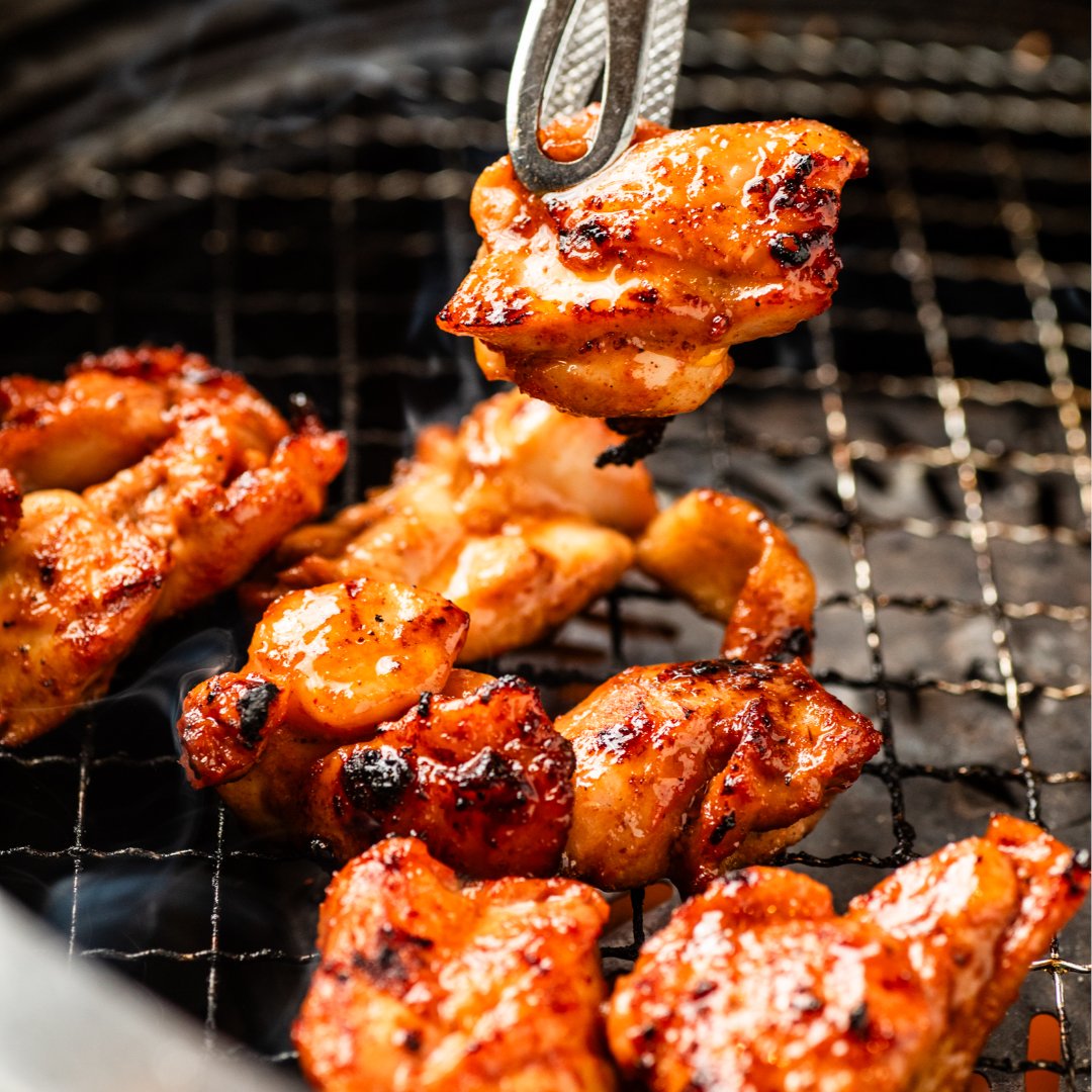 燻製の香りがやみつきになる❗️
スモーキーBBQチキン、
#CAMPフェア で食べられます🔥

ひとくち食べるだけで
キャンプ場にいるような気分になれます😉

きんぐで、ご堪能ください✨