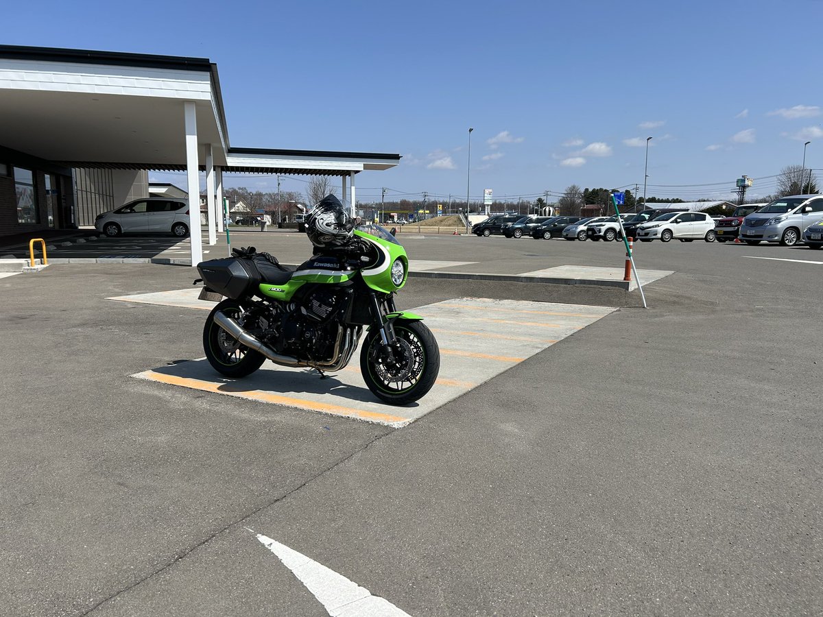 相変わらず安定のボッチ 気温が上がってきました。 士幌からパトカー🚓の後ろ走ってました。 脇道にそれて待機に入ったみたいなのでご注意を！