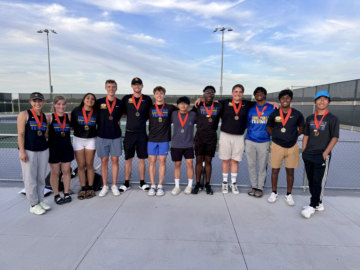 SunnyvaleTennis's tweet photo. What a day on the courts in Celina! Shoutout to all our players for their hard work. πΎ #RaiderTennis #RaiderBuilt
π₯- Sofia & Carson- MD
π₯- Karishma & Moxie- GD
π₯- Jace & Tristan- BD
π₯- Isaiah- BS
π₯- Ugo & Owen- BD
π₯- Christian & Eve- MD
π₯- Alden & David- MD Cons https://t.co/bKTijDgRnA