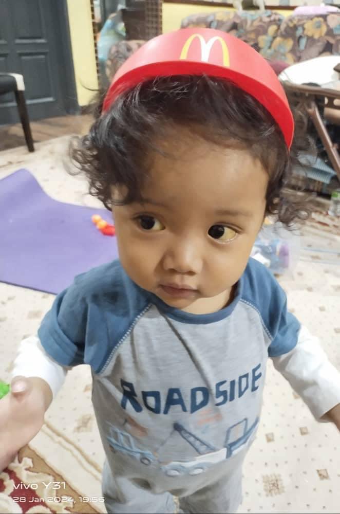 Injang_Nation's tweet photo. Salam syawal. Ayuh bantu!

Dapat dari dm mintak dikongsikan. Adik Khayla memerlukan dana RM250k utk pemindahan hati. Jadi kalau ada lebihan duit raya boleh la menyumbang ke:

PERTUBUHAN KEBAJIKAN NADI PERMATA MALAYSIA
No Acc : 551575307417 (MAYBANK)
No tel : +60137444501
Recipient reference : Bantuan Khayla BA

Kalau tak dapat sumbang dalam bentuk wang ringgit, boleh juga bantu sebarkan post ini dan doakan urusan adik Khayla sekeluarga dipermudahkan. Terima kasih!