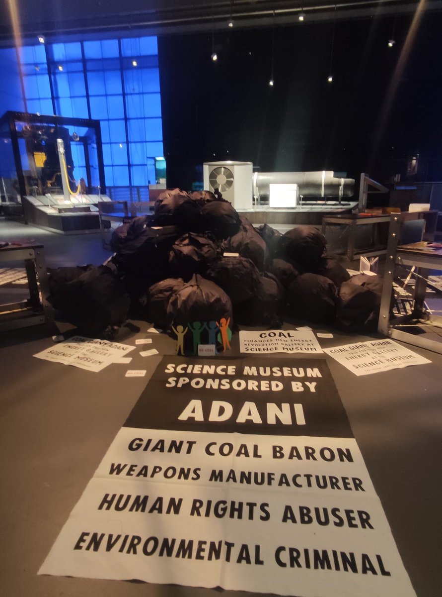 we've successfully stayed our first night in the science museum! 😴🤘

occupiers have sculptured a pile of coal to protest coal giant Adani's sponsorship of the @sciencemuseum

come to our people's assembly at 2pm to join our protest!!

#StopAdani #DropAdani