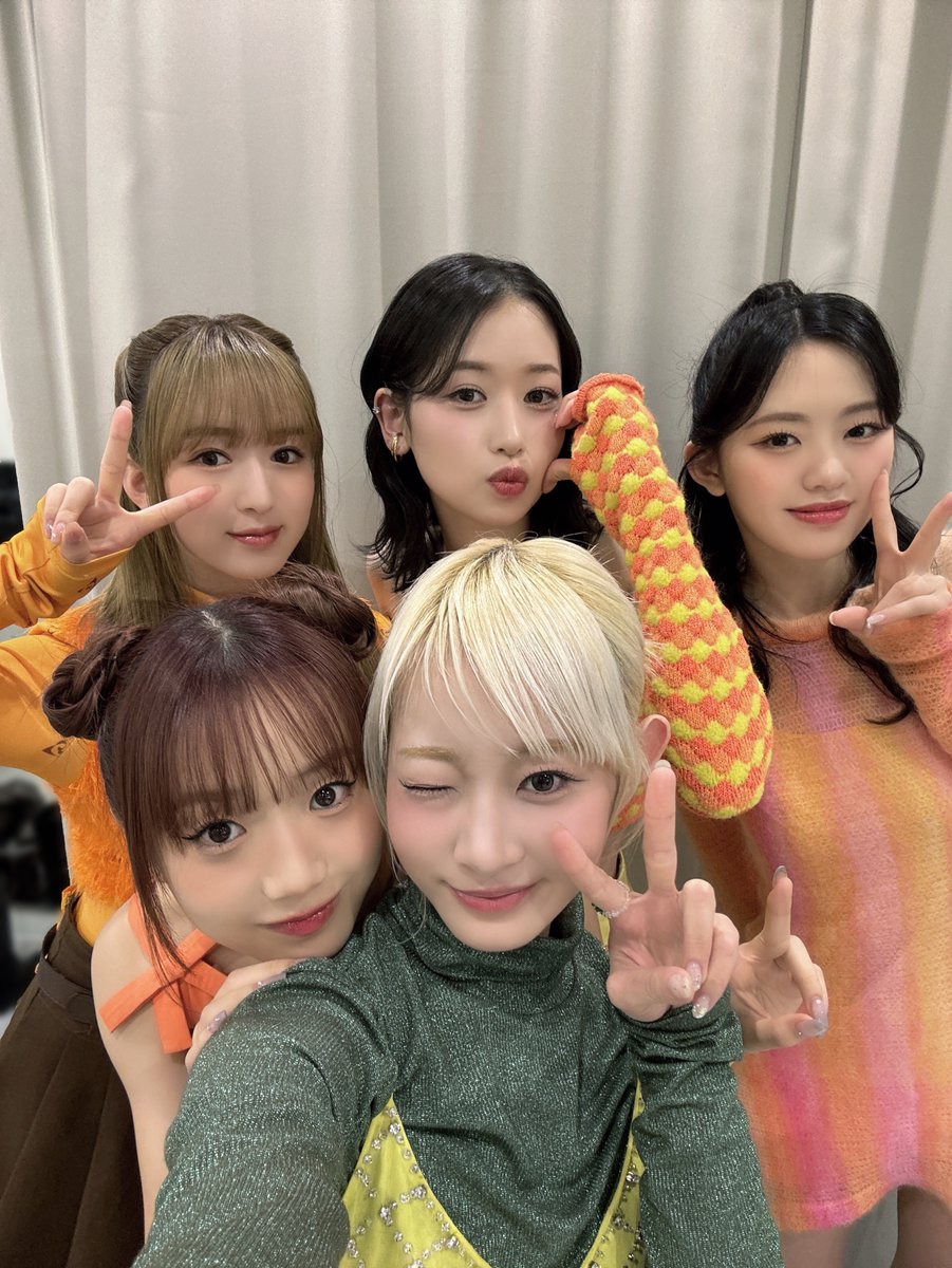 official__ME_I_'s tweet photo. 🫧 : #今日のミーアイ

20240413
@ #withMUSIC 🎵

#SUZU #MOMONA #COCORO 
#KEIKO #SHIZUKU 

"Click"
🔗 https://t.co/uyNiJbazzq
＿＿＿＿＿＿＿＿＿＿＿＿＿＿＿

ME:I Debut Single "MIRAI"
⇱ 2024.04.17

#오늘의미아이
#ME_I_Click
#ME_I #ミーアイ #미아이 https://t.co/plfnjyODPk