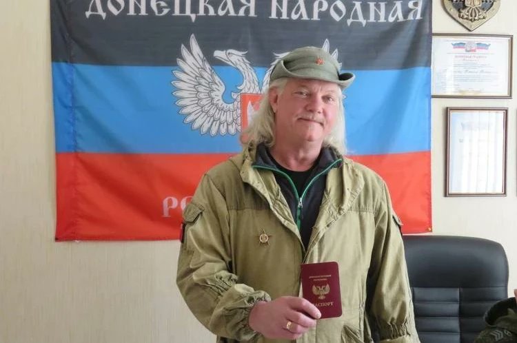 cossackgundi's tweet image. 🚨 BREAKING NEWS 🚨

Russian authorities have Found the  body of American communist Russell Bentley in Donetsk, Ukraine. Found on Gorlovka's outskirts, his demise prompts speculation. Russian media hint suicide despite baffling detail that Bentley shot himself 8 times in the…