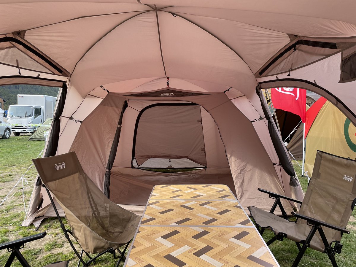 Coleman_Japan's tweet image. 富士山🗻をバッグに
新商品タフ2ルームDX/3025を
展示中です✨

ぜひ、触れて見てください！

#gooutjamboree
#goout
#ふもとっぱら