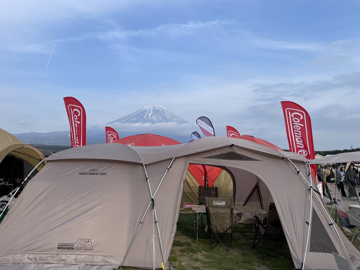 Coleman_Japan's tweet image. 富士山🗻をバッグに
新商品タフ2ルームDX/3025を
展示中です✨

ぜひ、触れて見てください！

#gooutjamboree
#goout
#ふもとっぱら