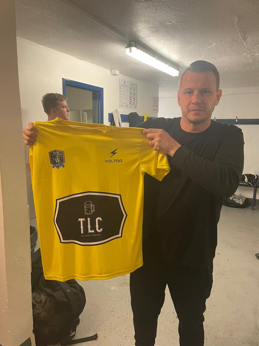 SeWonderers's tweet image. Thank you to @voltrasports for donating a new match ball for us to use. Also thank you for supplying our new match day kit. Good quality and reasonable cost ❤️🔥⚽️